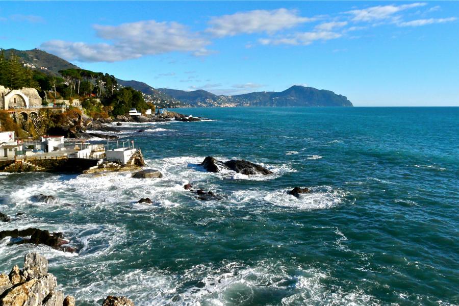Promenade am Meer: Passegiata Anita Garbibaldi a Nervi bei Genua