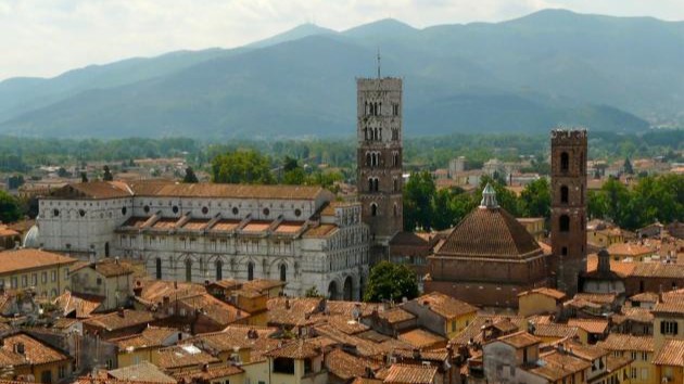 Blick auf die Kathedrale San Martino in Lucca