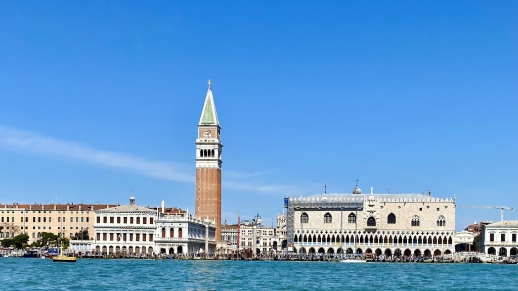 Markusplatz und Dogenpalast in Venedig