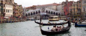 Rialtobrücke in Venedig