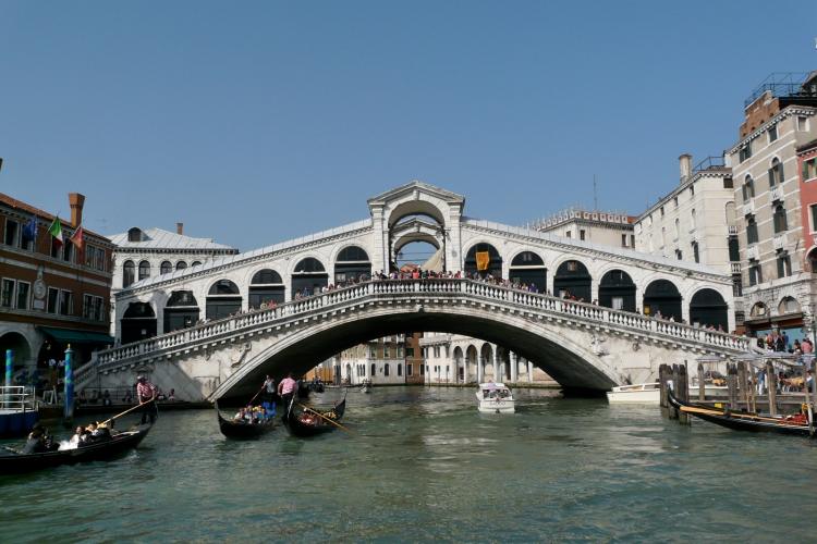 Rialto-Brücke über den Canal Grande in Vendig